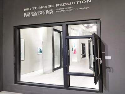 多图直击博览会盛况｜德技优品门窗开展首日，备受追捧！