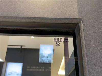 为什么断桥铝门窗封阳台比较好？